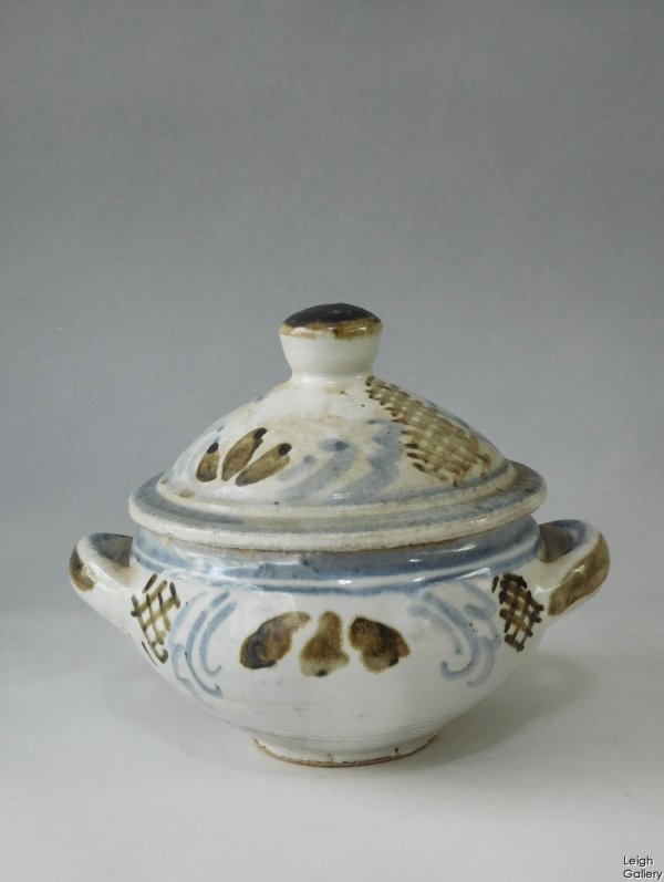 Seth Cardew - Lidded pot with handles