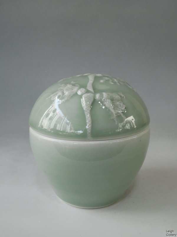 Benjamin Eeles - Lidded pot with celadon glaze